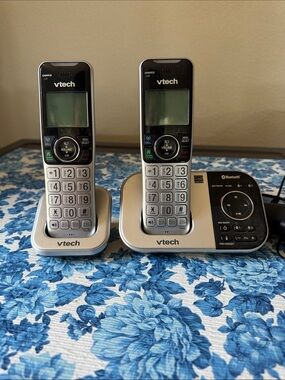 VTech Cordless DECT Phone System with 2 Handsets - Silver